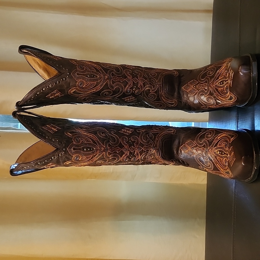 Black Star Lockhart Boots Size 6 B
